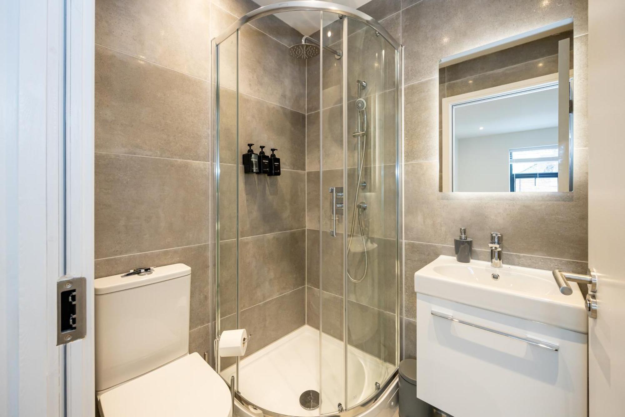 Modern 2 Bed Near Wythenshawe Hospital And Manchester Airport With Parking エクステリア 写真